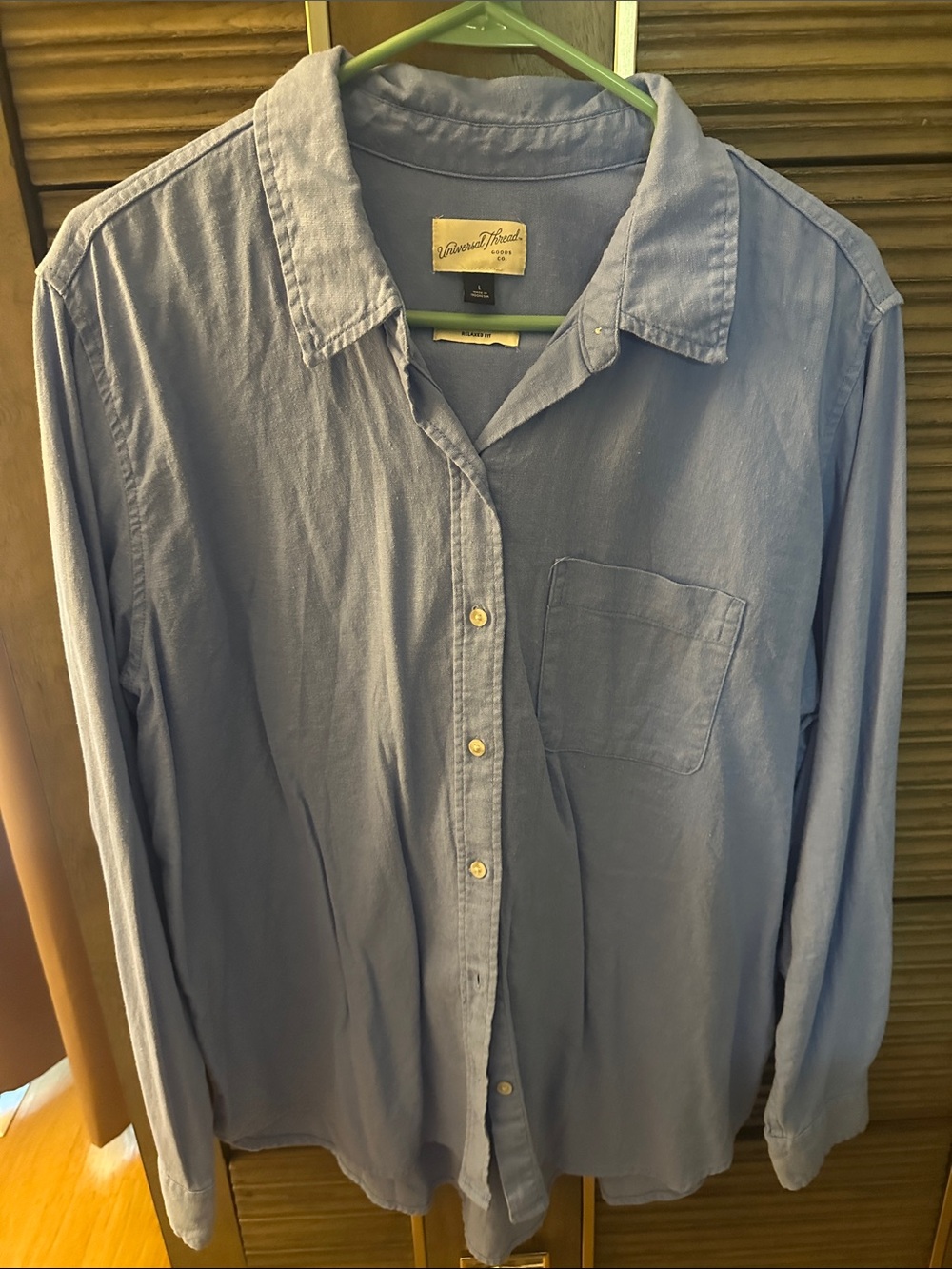 Universal Thread Light Blue Women's Button-Down Shirt